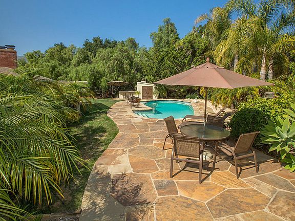 3rd image of 1210 Camino Palomera