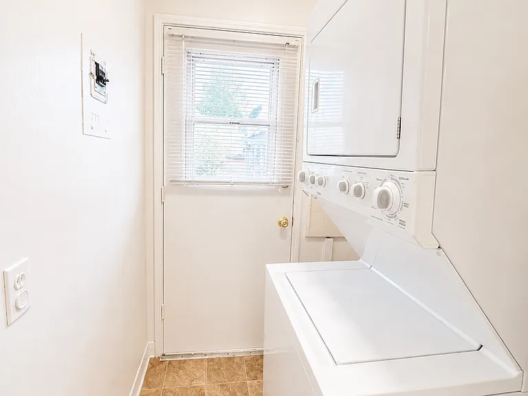 430 E Angeleno Ave — Photo 6