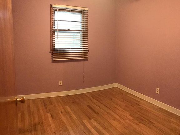 3rd image of 5512 Jessamine Ln