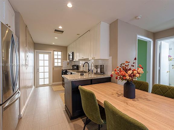 5th image of 1351 Meridian Ave APT 5
