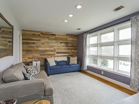 2nd image of 501 Vinson Dr