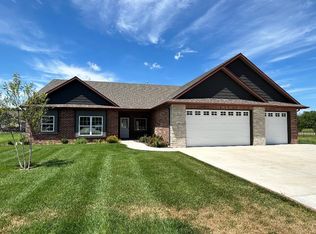 140 E River Birch St, Haysville, KS 67060
