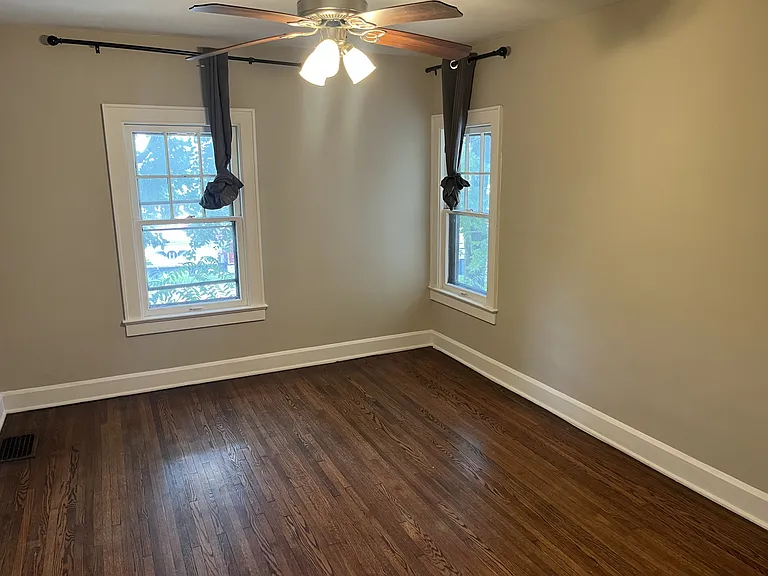 1216 N Limestone St — Photo 10