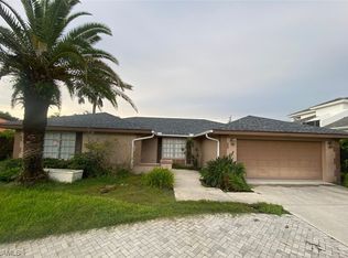 3666 Crayton Rd, Naples, FL 34103