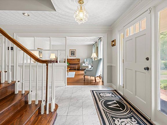 5th image of 4007 Arrowhead Point Ct