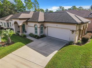 2 Weeping Willow Ct, Homosassa, FL 34446
