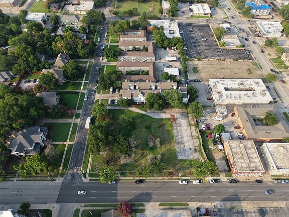 3rd image of 1000 N Peak St