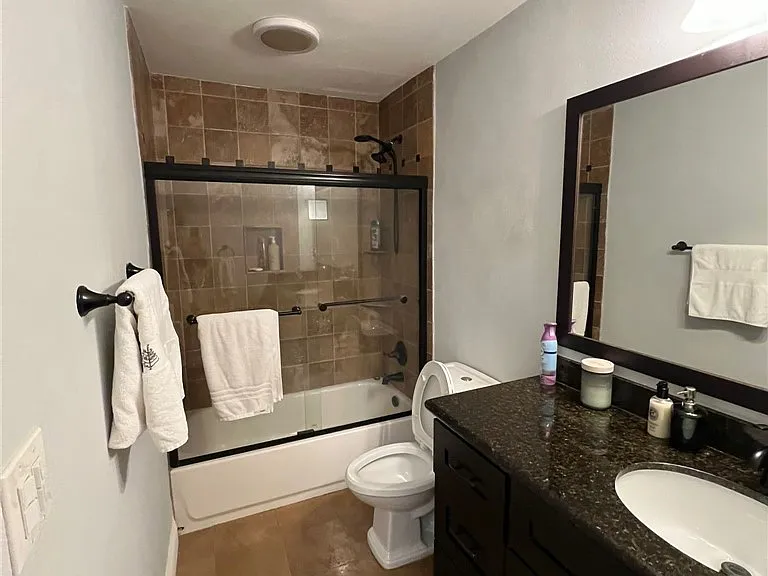 18620 Hatteras St #113 — Photo 5