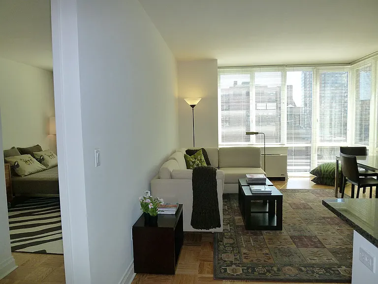 1510 Lexington Ave #10G — Photo 5
