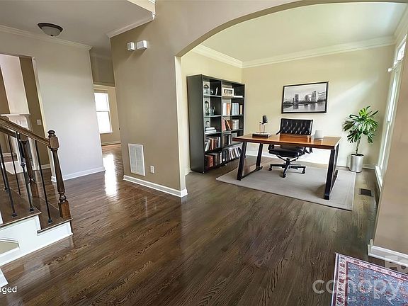 4th image of 2421 Arden Gate Ln