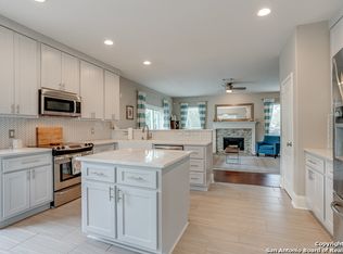 1222 W Oak Estates Dr, San Antonio, TX 78260