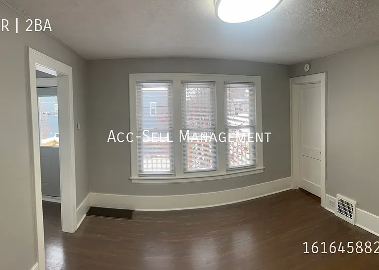 401 Fernando St NE — Photo 7