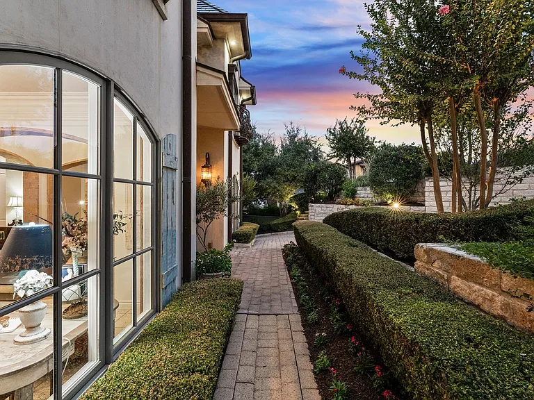 7324 Vista Mountain Dr — Photo 2