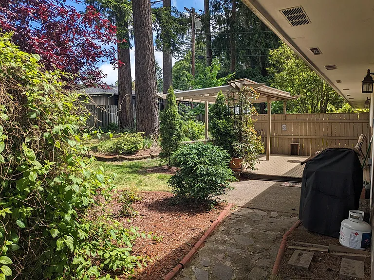 12925 NW Westlawn Ter — Photo 6