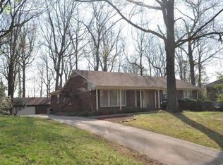 502 Leawood Dr, Greensboro, NC 27410