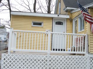 215 N Warren Ave, Brockton, MA 02301