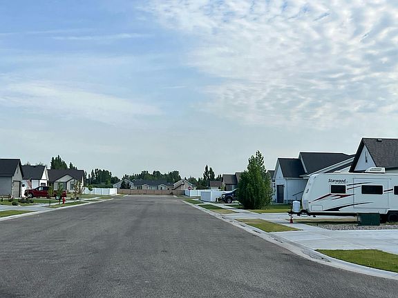 5th image of 5878 Magellan Ln