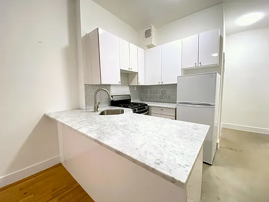 Rented by Bond New York | media 13