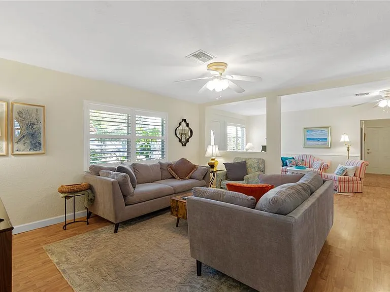 7860 Holiday Dr — Photo 28