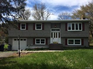 30 Merriewold Ln N, Monroe, NY 10950