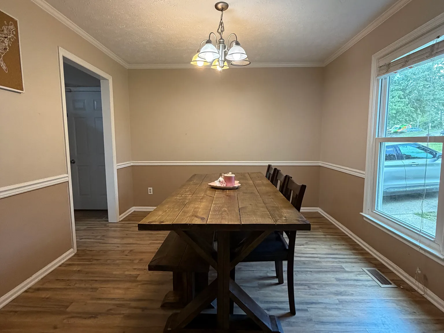 4 bed, 2.5 bath, 1830 sqft, $2,110 — Photo 2