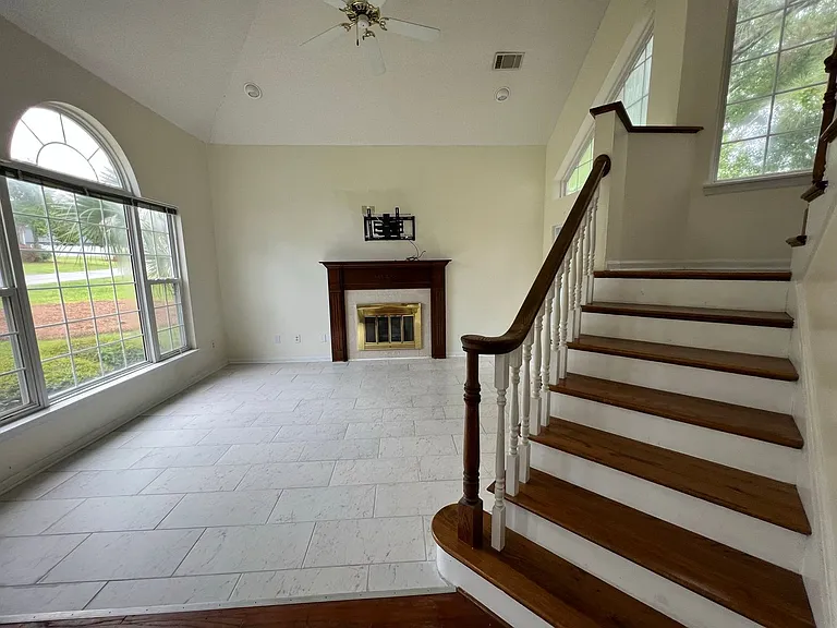 1635 Pondside Dr — Photo 35
