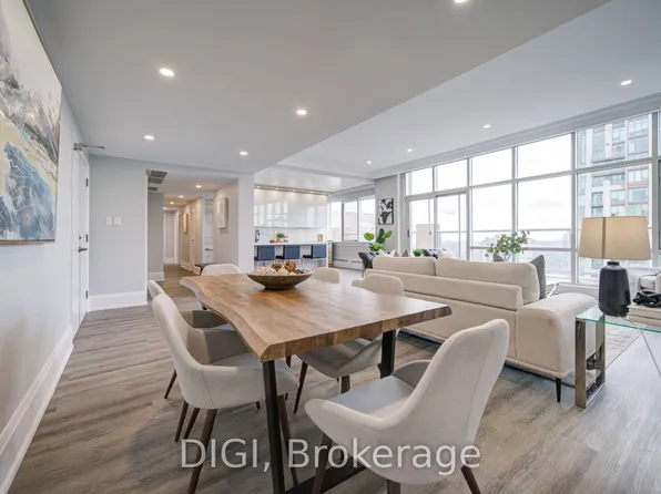 400 Walmer Rd #Penthouse 24, Toronto, ON M5P 2X7