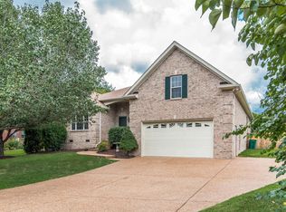 2710 Aragon Ct, Thompsons Station, TN 37179