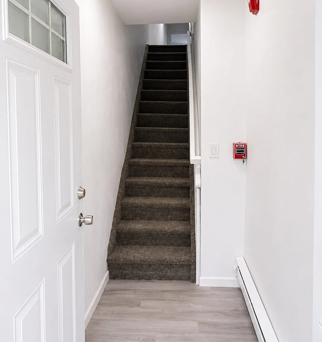 3 bed, 1400 sqft, $1,700 — Photo 2