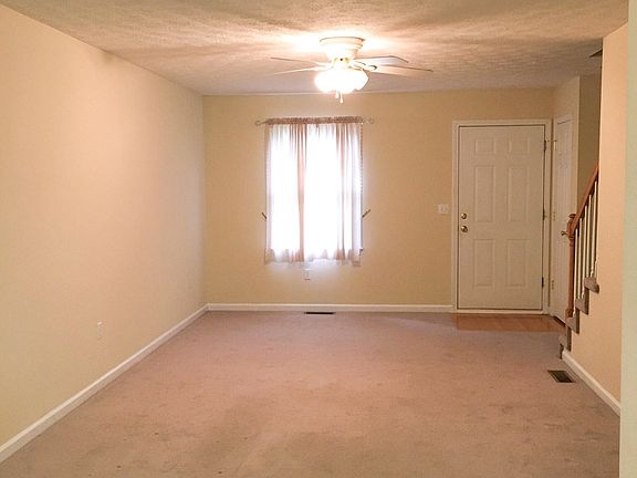 5th image of 656 Beaverview Dr