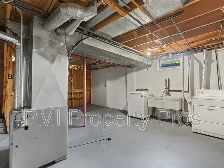 8150 S 88th St — Photo 18