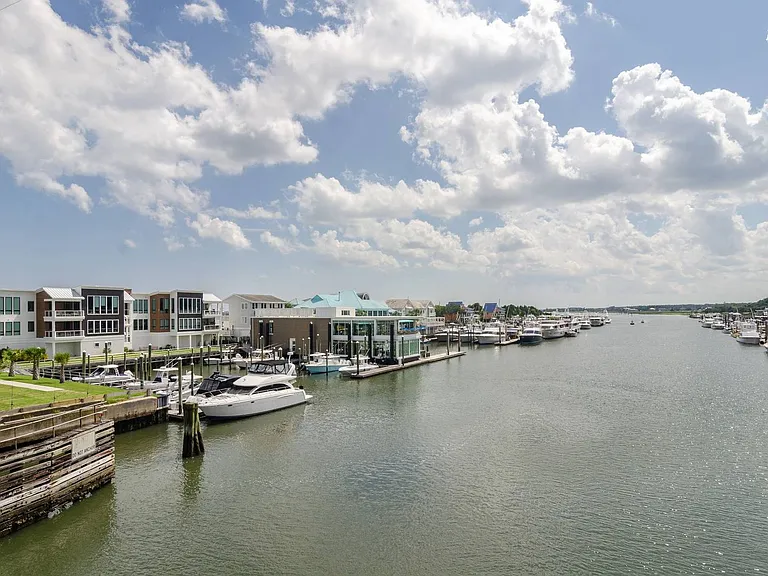2 Marina St #C — Photo 37