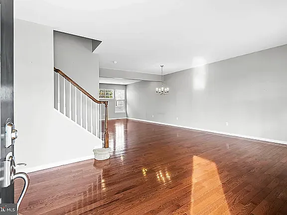 2223 N Okeeffe Ln — Photo 5