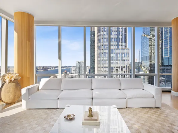 15 Hudson Yards image 3 of 35