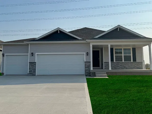 1019 33rd St SE, Altoona, IA 50009