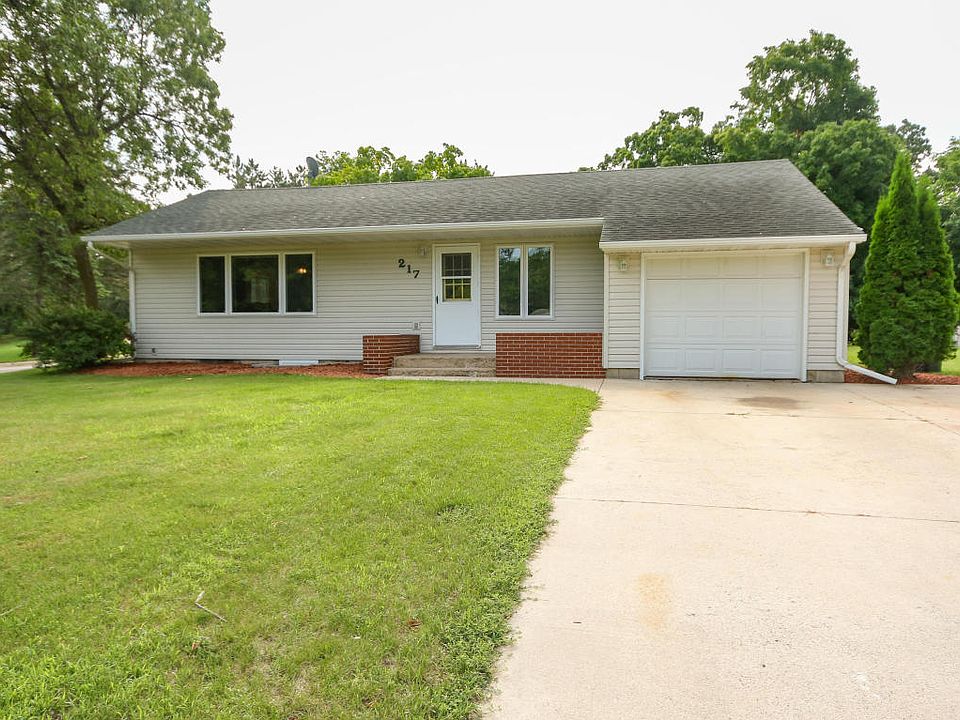 1st image of 217 Victoria Dr