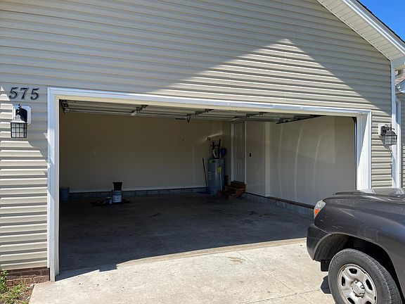 2nd image of 575 Moss Creek Ave