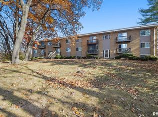 2913 W Cannes Dr #C, Peoria, IL 61615