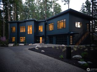 13970 Manzanita Rd NE, Bainbridge Island, WA 98110