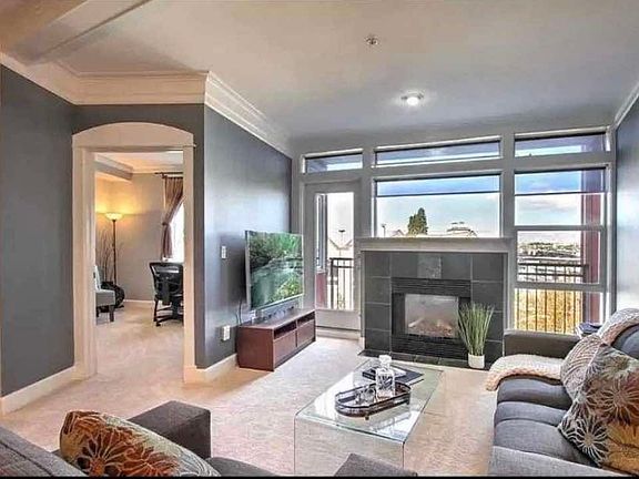 4th image of 232 Belmont Ave E APT 504