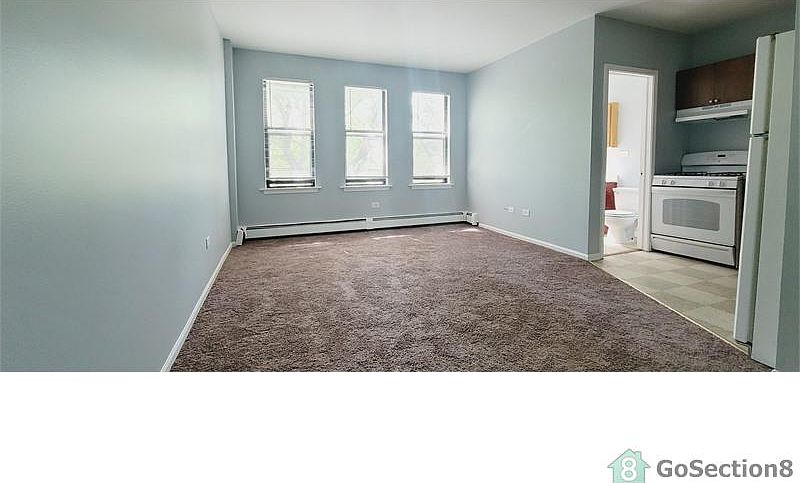 1st image of 4433 S Greenwood Ave #305