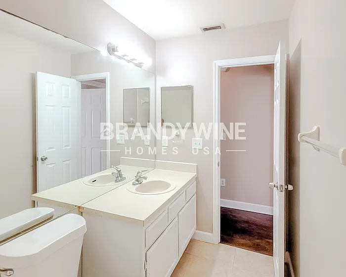 542 Queensbridge Dr — Photo 17