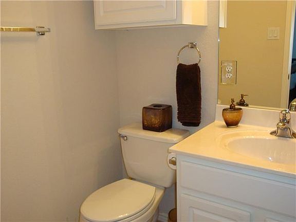 5th image of 16100 Great Oaks Dr #3902