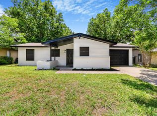 2820 Holiday Dr, Arlington, TX 76010