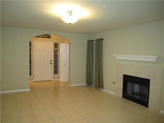 3rd image of 13716 Greinert Dr