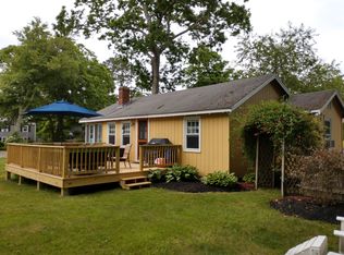 218 Roxy Cahoon Rd, Plymouth, MA 02360