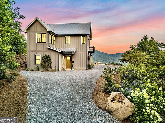 5th image of 714 Sonya Rd