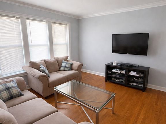 2nd image of 6221 W Wabansia Ave #2