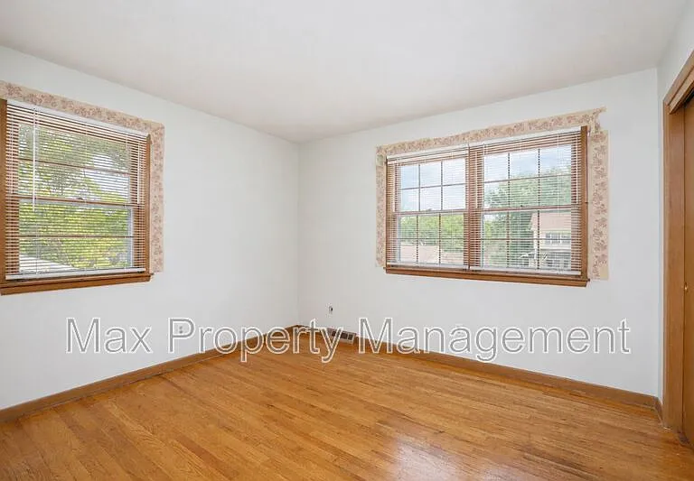 4413 63rd St — Photo 14