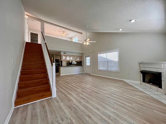 4th image of 1424 Golden Park Ct